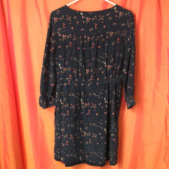 Madewell Silk Dress Size 6 Navy with Abstract Red birds Elastic waist Lined - Picture 7 of 14